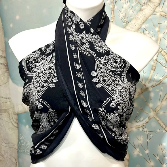 Pure by DKNY Giant bandanna print scarf - Picture 5 of 6